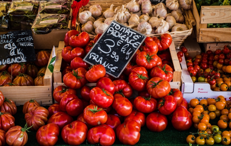 magasin-COURMES-min_tomatoes-4050245