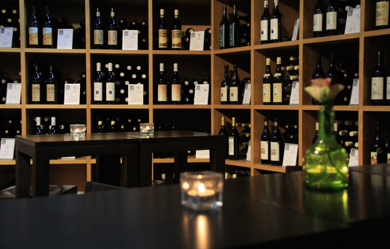 magasin-COURMES-min_wine_vinorama_wine_bottle_cellar_red_wine_wines_storage_wine_rack-1077047